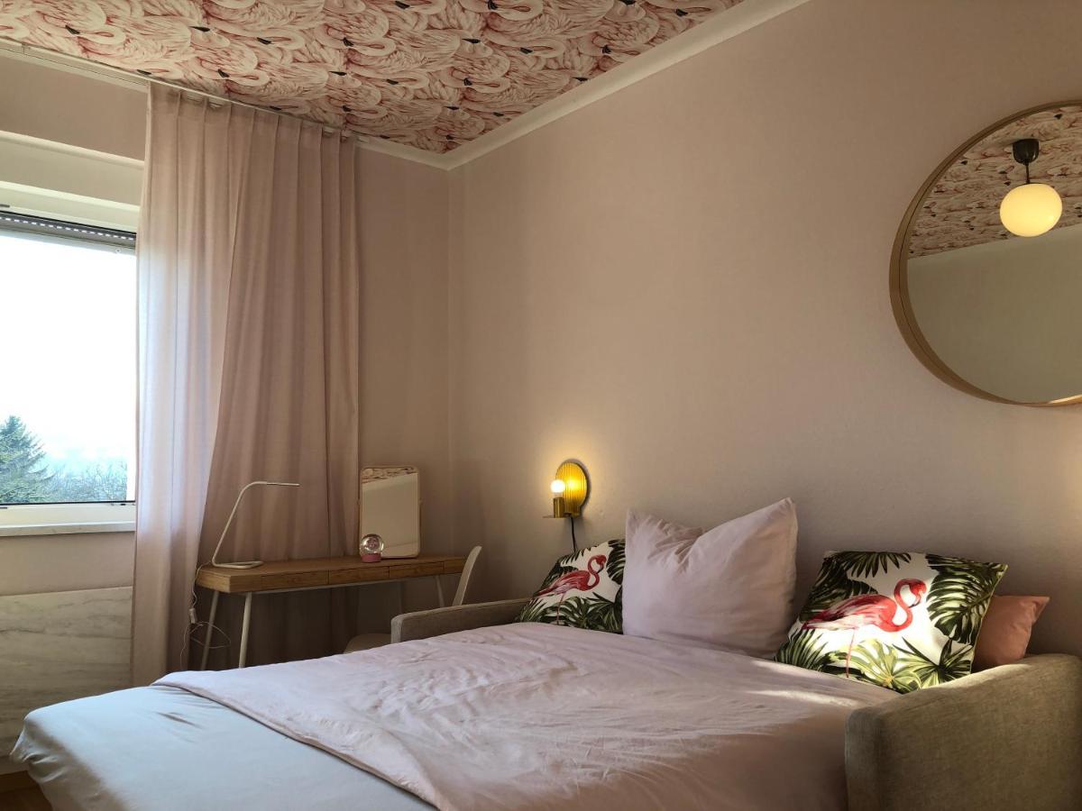 Altstadt Naehe 7 Min Fussweg Ueber Alte Maibruecke Zu Pension Mit Balkon & Garten, Ideal For Long Stay, Relocation Ochsenfurt Exterior foto