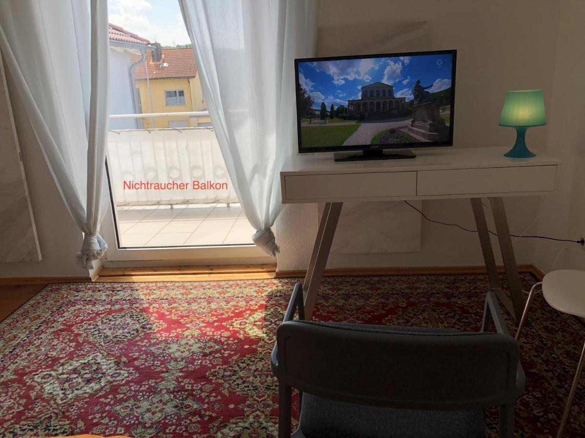 Altstadt Naehe 7 Min Fussweg Ueber Alte Maibruecke Zu Pension Mit Balkon & Garten, Ideal For Long Stay, Relocation Ochsenfurt Exterior foto